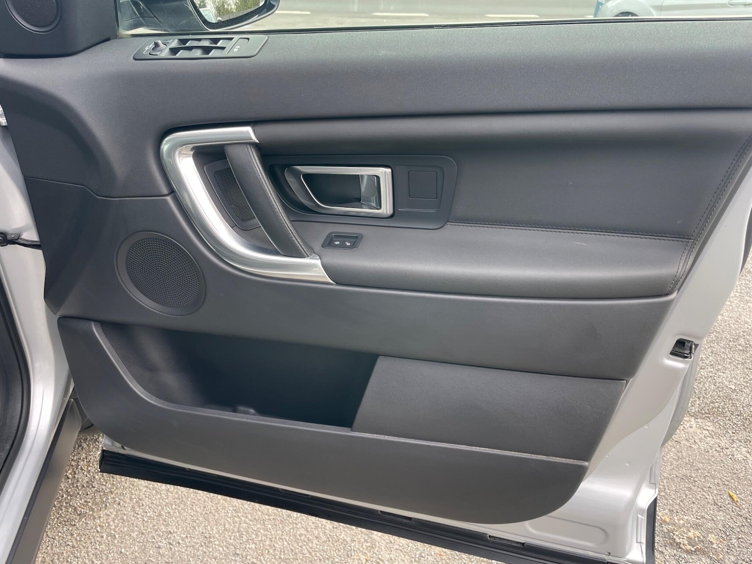 Used Land Rover Discovery Sport 2016 for sale - 76513398: Photo 32