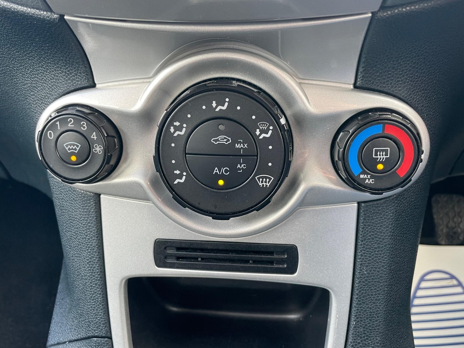 Used Ford Fiesta 2011 for sale - 76742356: Photo 25