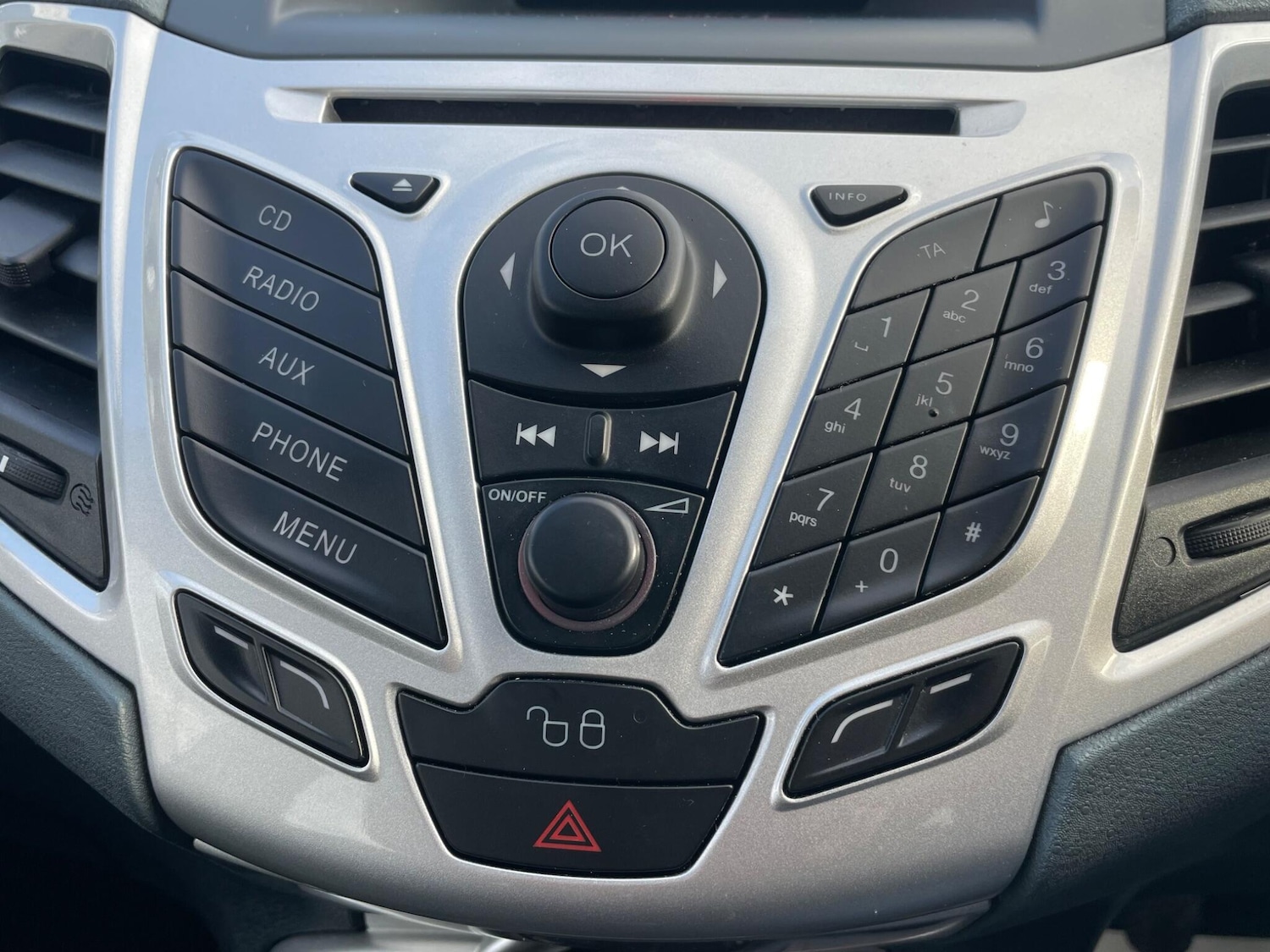 Used Ford Fiesta 2011 for sale - 76742356: Photo 26