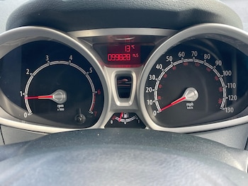 Used Ford Fiesta 2011 for sale - 76742356: Photo