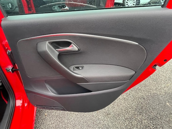 Used Volkswagen Polo 2015 for sale - 76158824: Photo 23