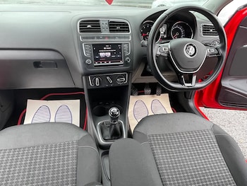 Used Volkswagen Polo 2015 for sale - 76158824: Photo 2