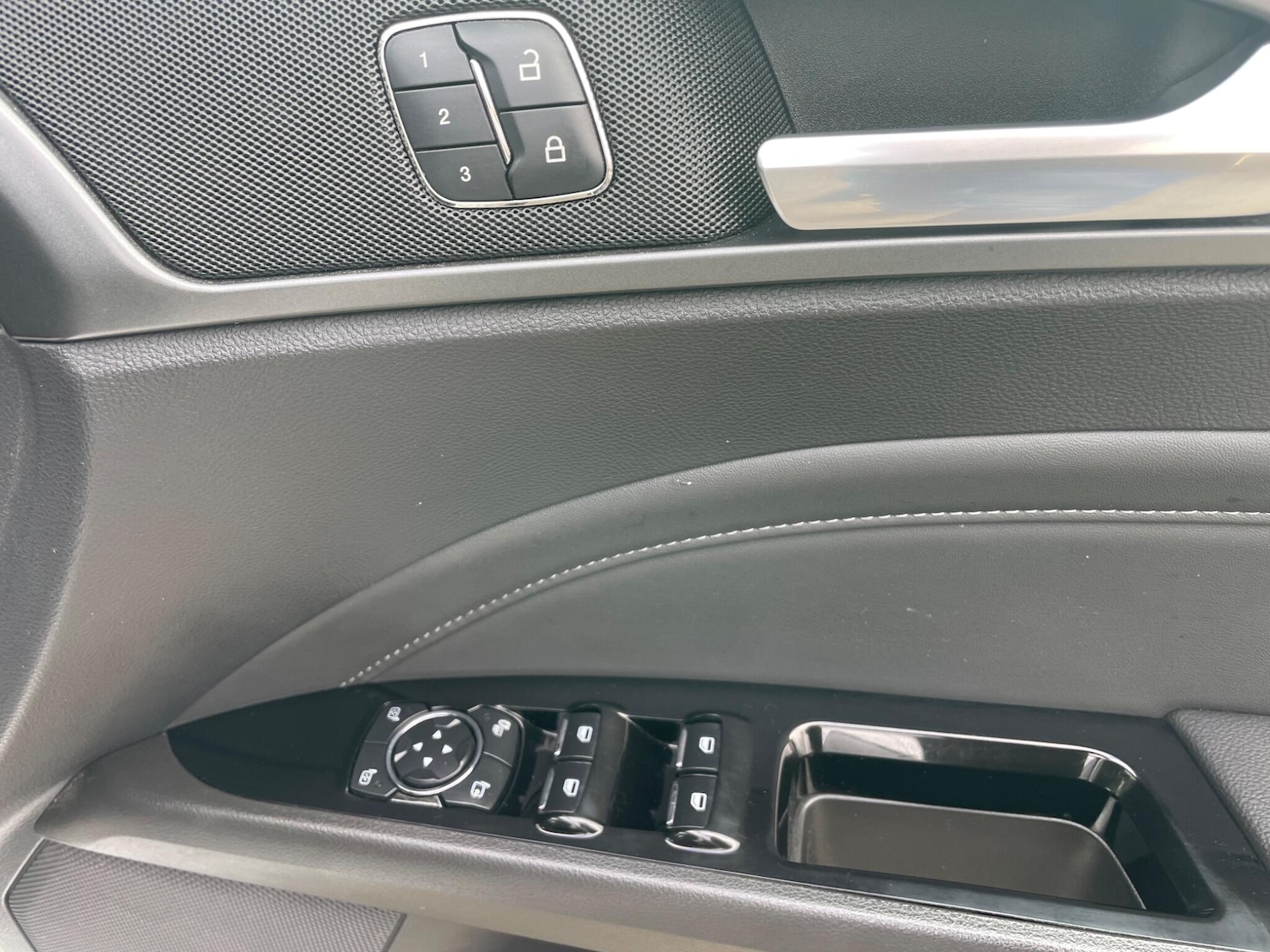 Used Ford Mondeo 2016 for sale - 76283833: Photo 24