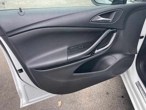 Used Vauxhall Astra 2017 for sale - 76137946: Photo 20