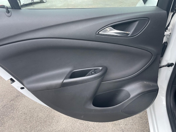 Used Vauxhall Astra 2017 for sale - 76137946: Photo 21