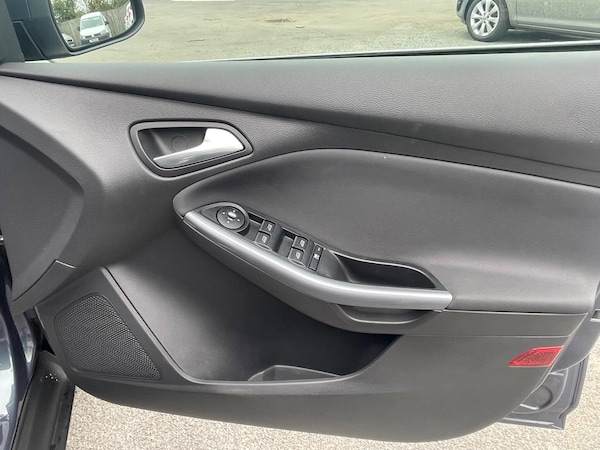 Used Ford Focus 2011 for sale - 76214033: Photo 23