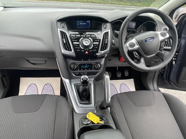 Used Ford Focus 2011 for sale - 76214033: Photo 2