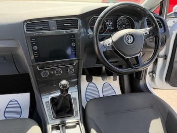Used Volkswagen Golf 2017 for sale - 78676265: Photo