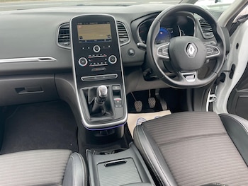 Used Renault Scenic 2017 for sale - 78377161: Photo