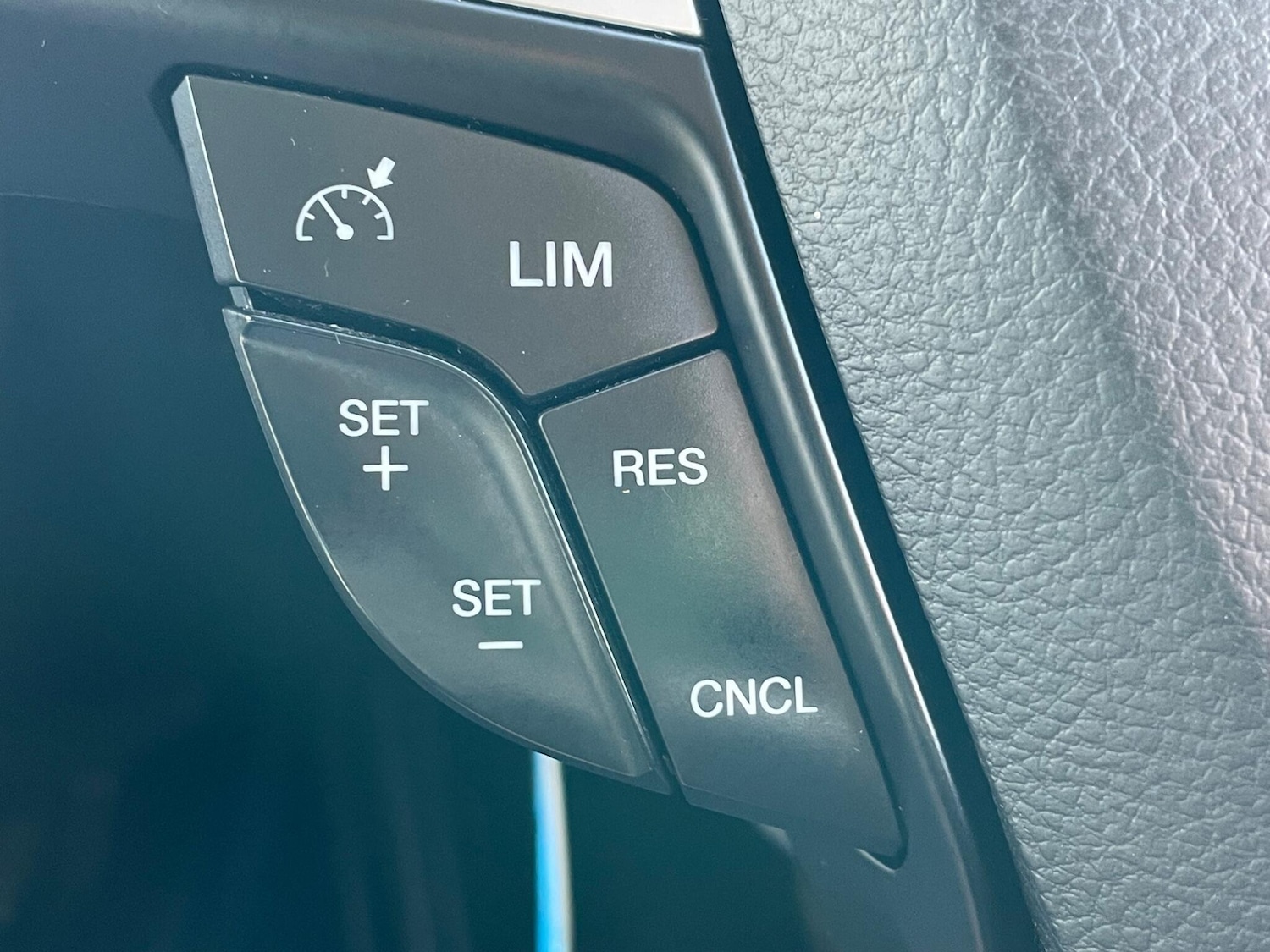 Used Ford Mondeo 2017 for sale - 76607319: Photo 37