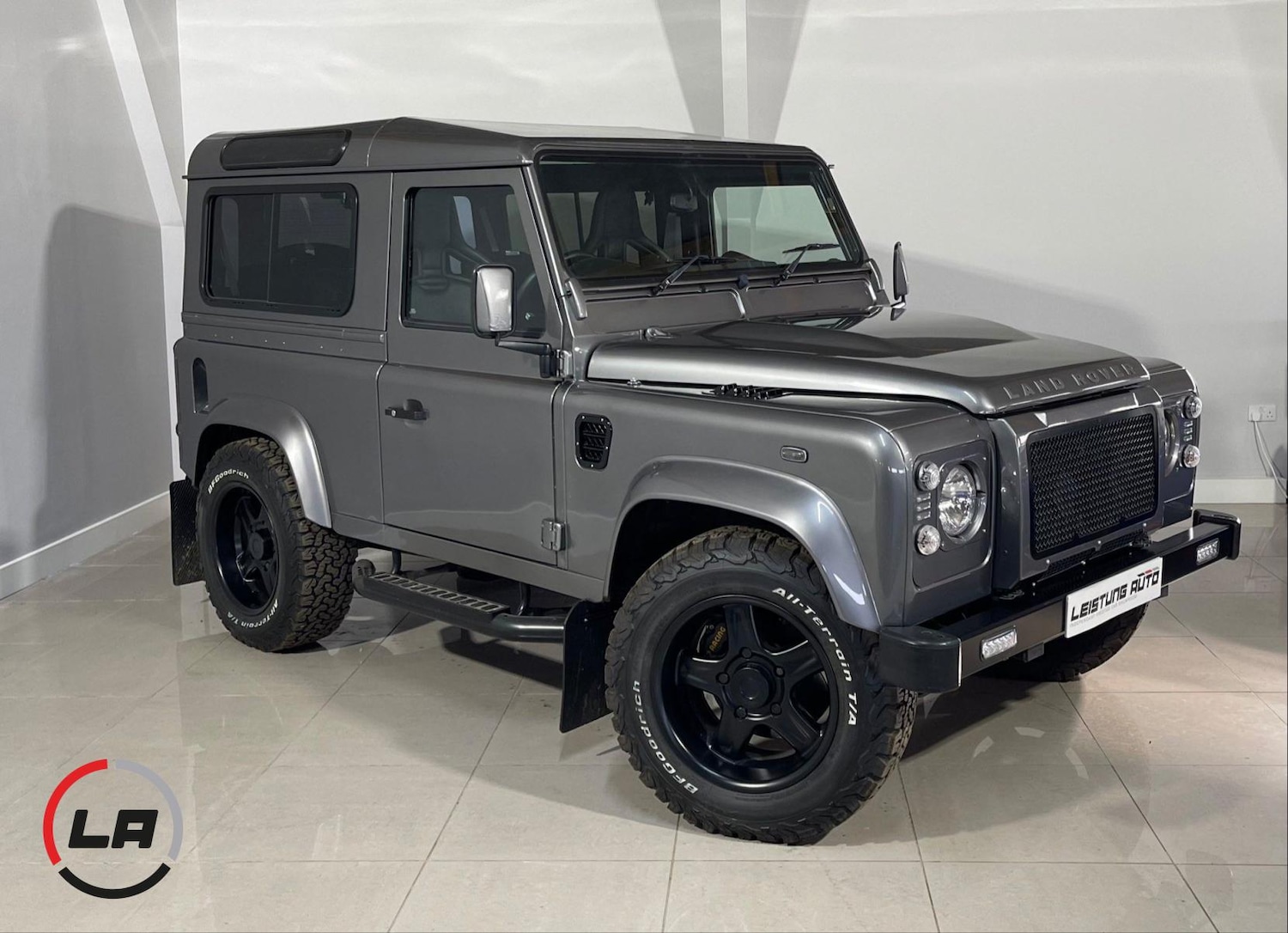 Used Land Rover Defender 2009 for sale - 76206170: Photo 1