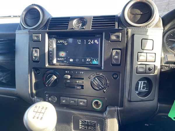 Used Land Rover Defender 2009 for sale - 76206170: Photo 24