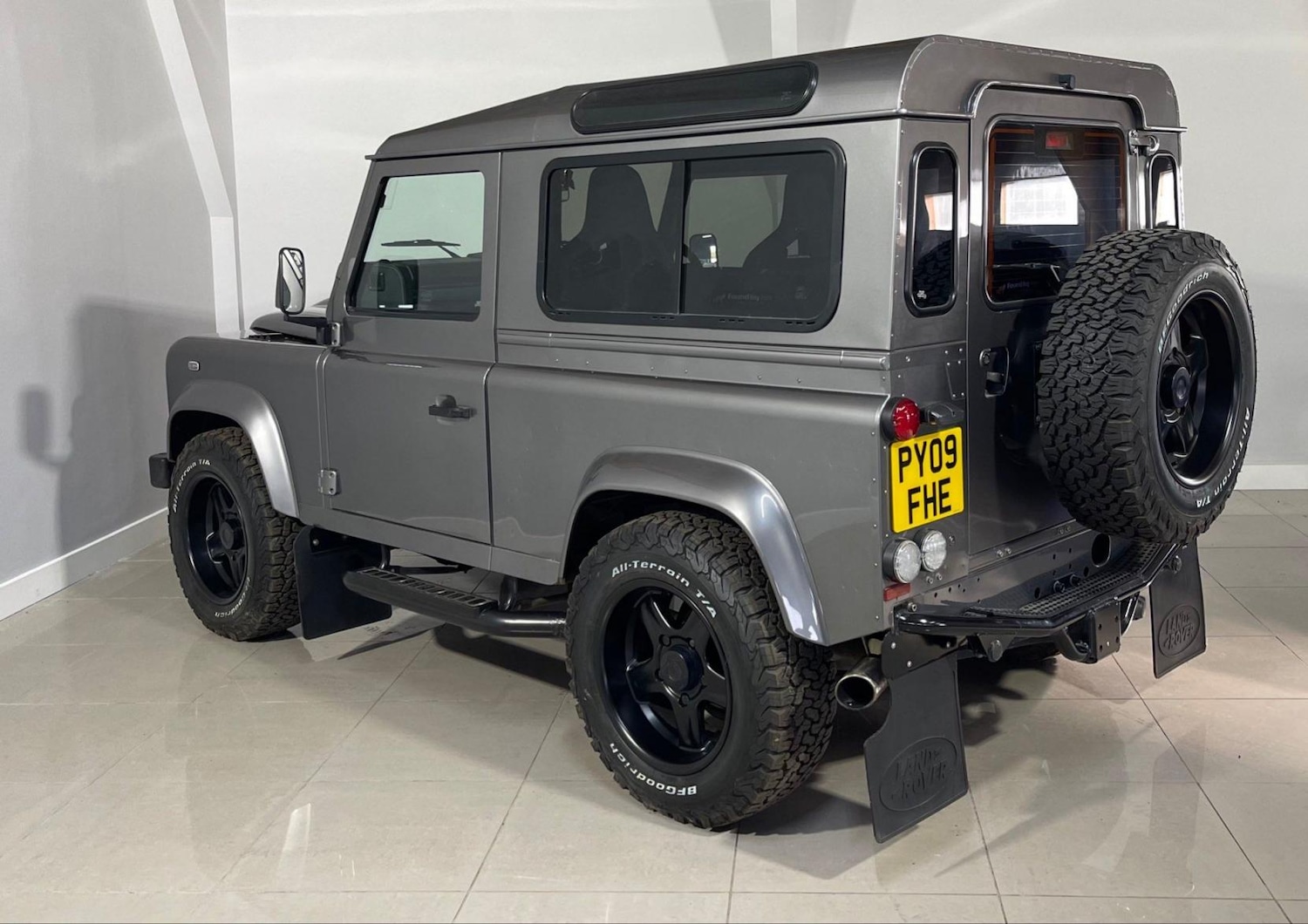 Used Land Rover Defender 2009 for sale - 76206170: Photo 51