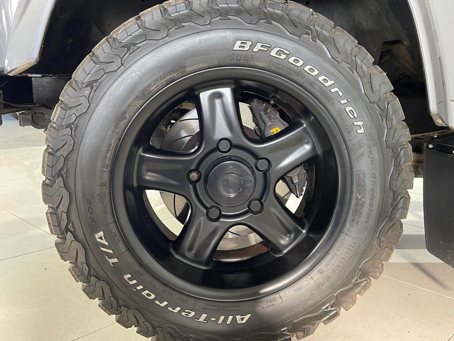 Used Land Rover Defender 2009 for sale - 76206170: Photo 6