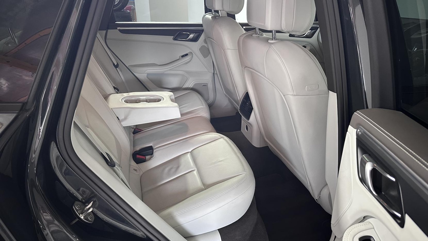 Used Porsche Macan 2020 for sale - 76131391: Photo 12