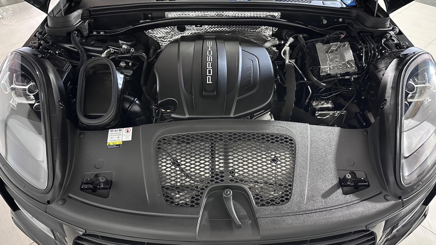 Used Porsche Macan 2020 for sale - 76131391: Photo 27