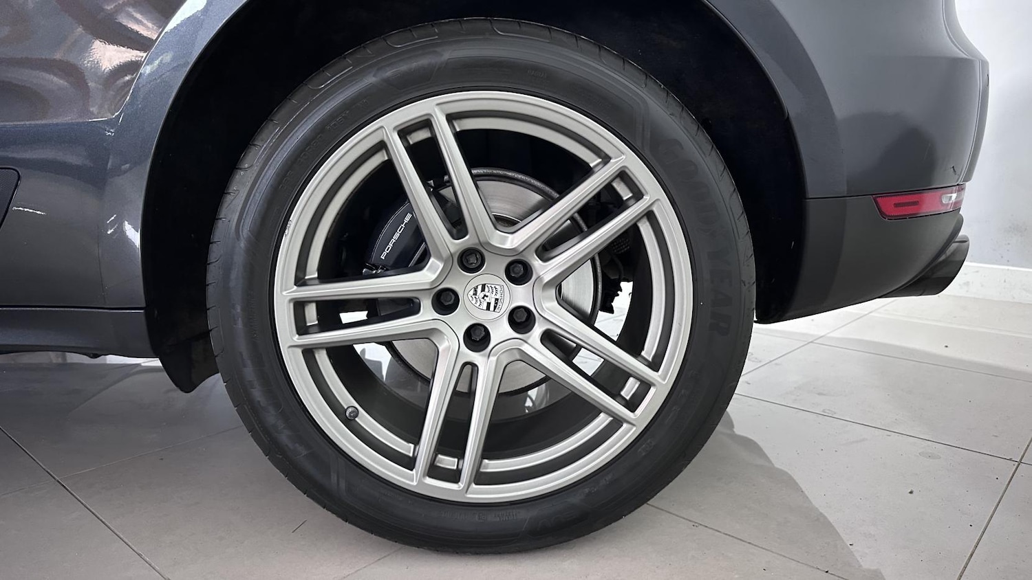 Used Porsche Macan 2020 for sale - 76131391: Photo 35