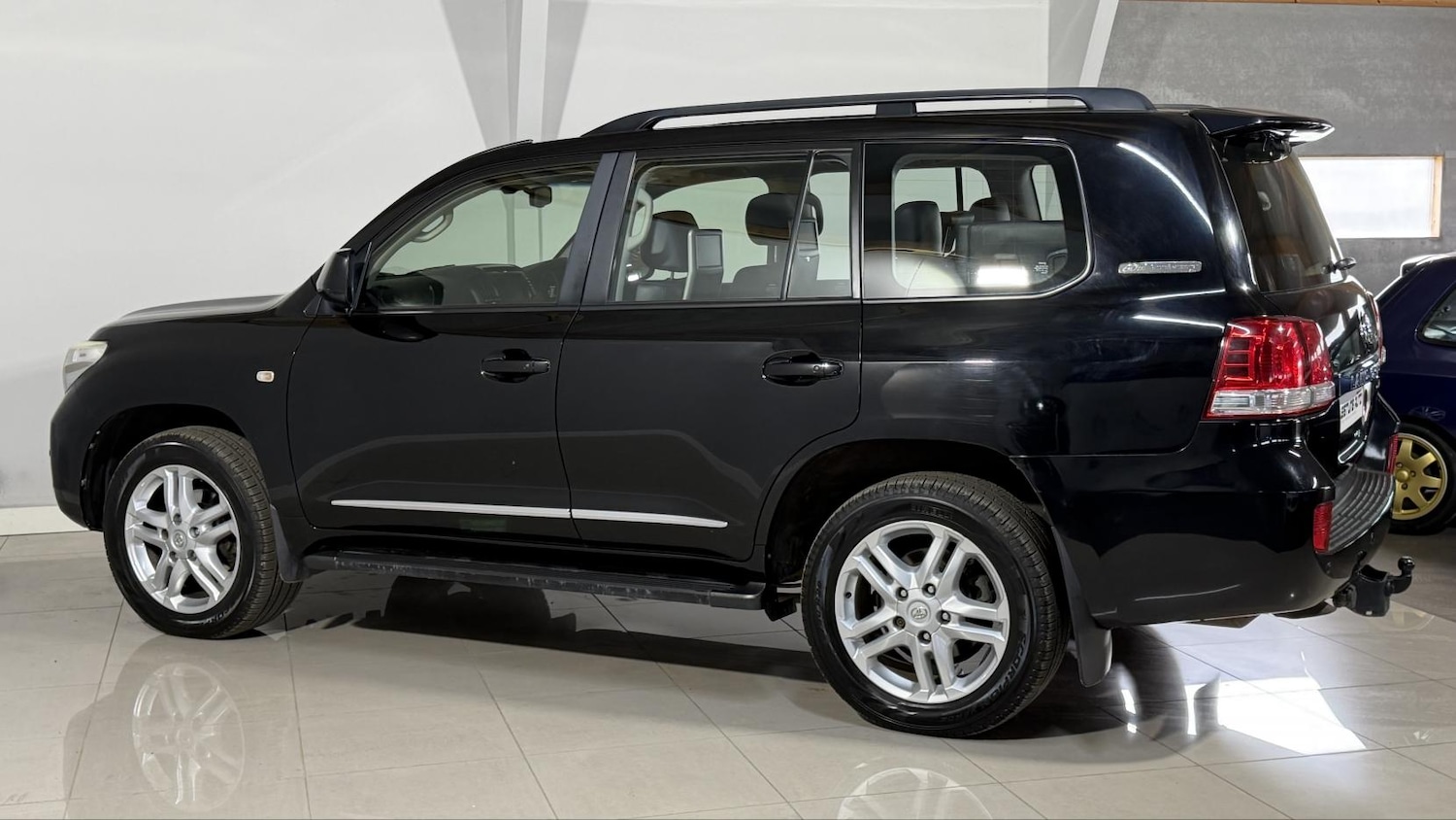 Used Toyota Land Cruiser 2011 for sale - 77983697: Photo 18