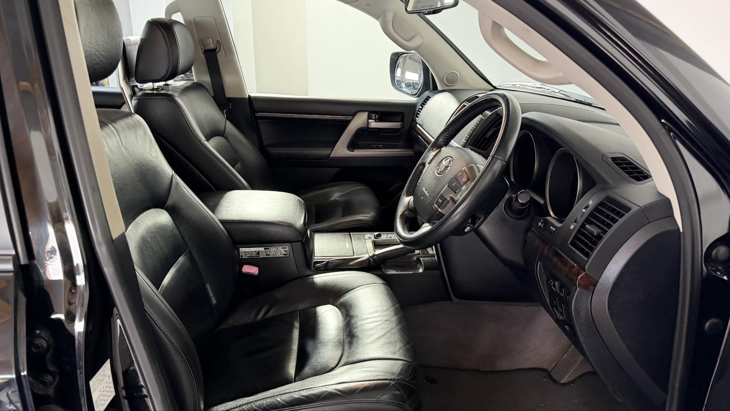 Used Toyota Land Cruiser 2011 for sale - 77983697: Photo 9