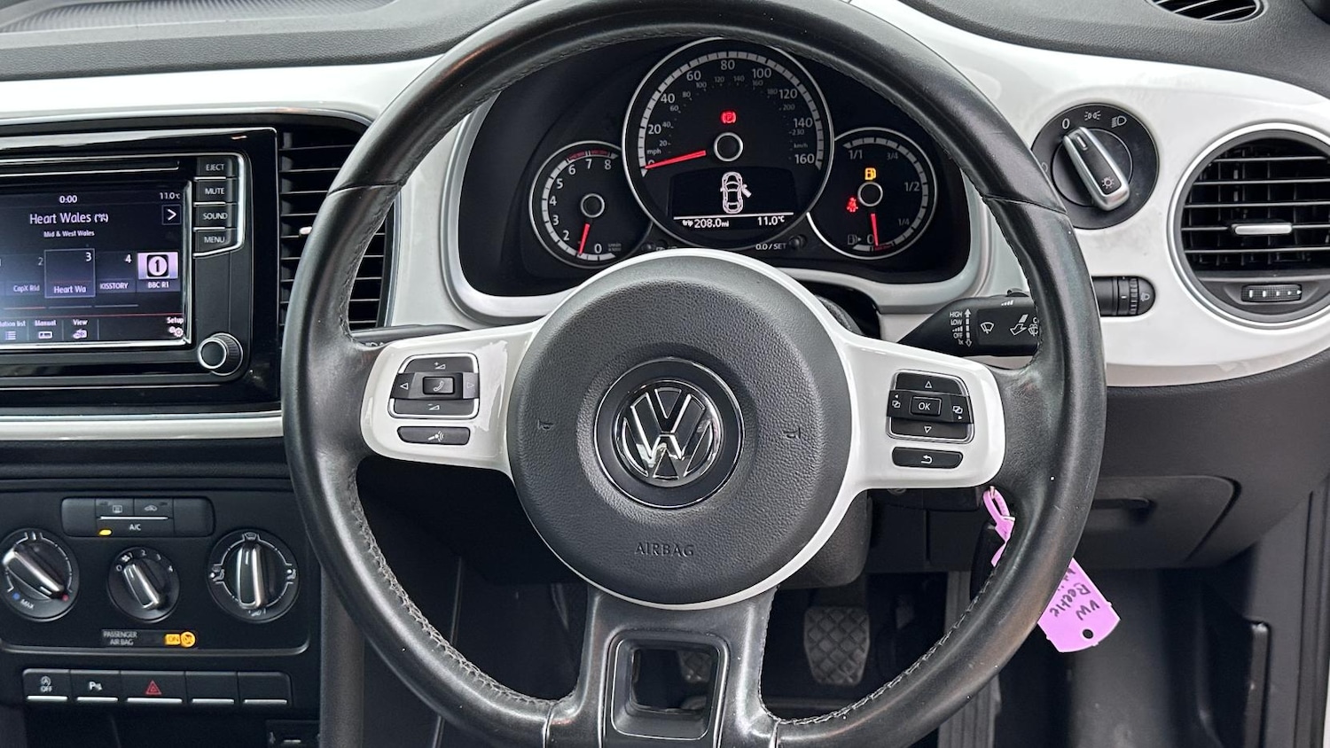 Used Volkswagen Beetle 2015 for sale - 77114370: Photo 8