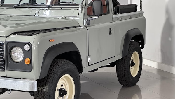Used Land Rover Defender 1986 for sale - 74952884: Photo 10