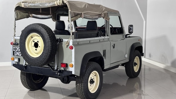 Used Land Rover Defender 1986 for sale - 74952884: Photo 11