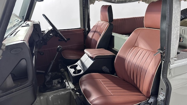 Used Land Rover Defender 1986 for sale - 74952884: Photo 17