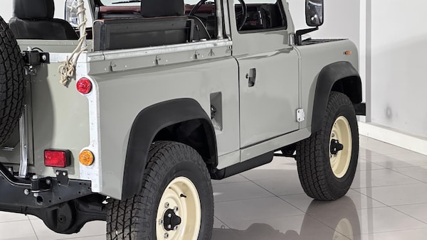 Used Land Rover Defender 1986 for sale - 74952884: Photo 21