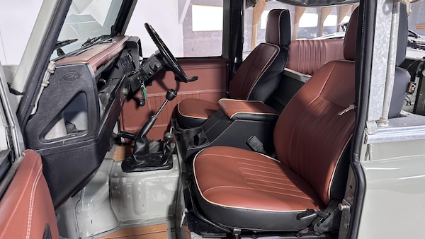 Used Land Rover Defender 1986 for sale - 74952884: Photo 25