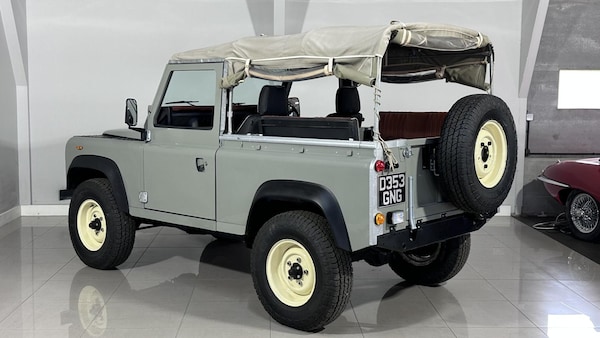 Used Land Rover Defender 1986 for sale - 74952884: Photo 8