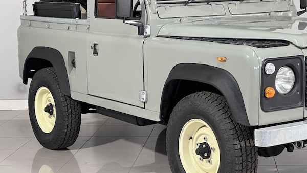 Used Land Rover Defender 1986 for sale - 74952884: Photo 9