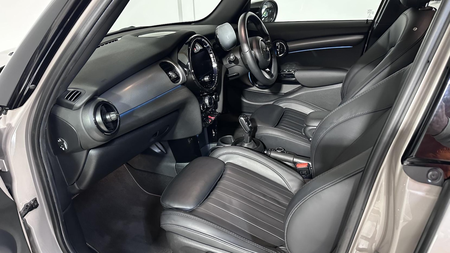 Used MINI Hatch 2023 for sale - 76507916: Photo 10