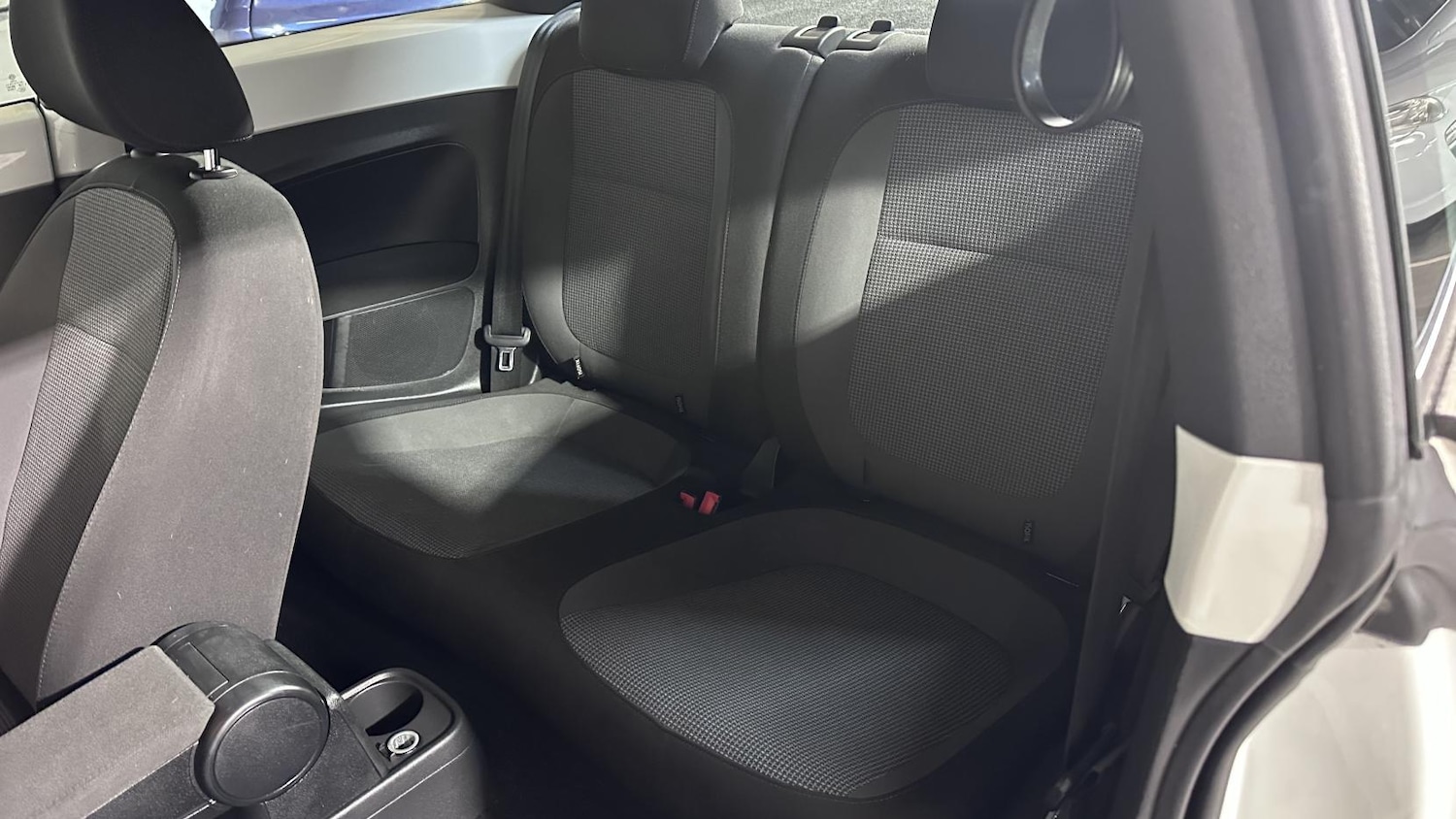 Used Volkswagen Beetle 2015 for sale - 76941235: Photo 11