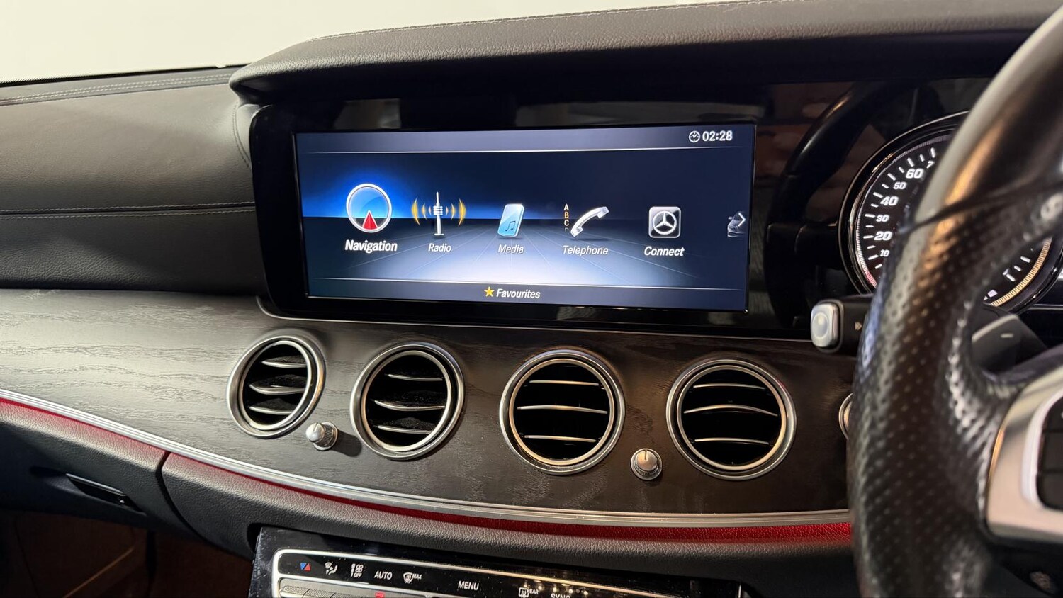 Used Mercedes-Benz E Class 2016 for sale - 77587482: Photo 16