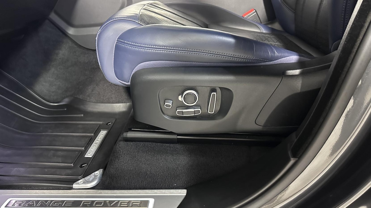 Used Land Rover Range Rover Sport 2018 for sale - 76652965: Photo 18