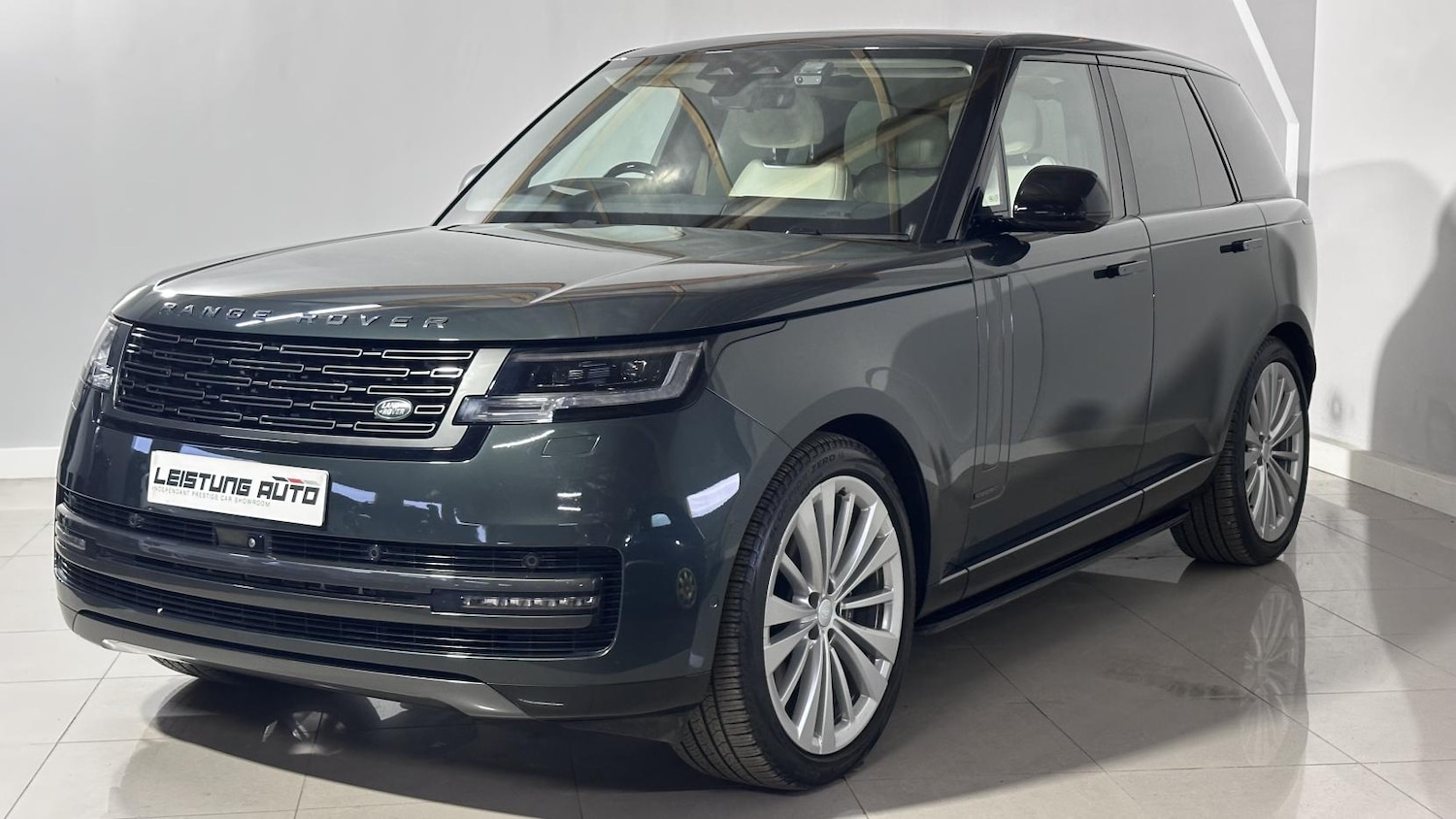 Used Land Rover Range Rover 2023 for sale - 76652969: Photo 2
