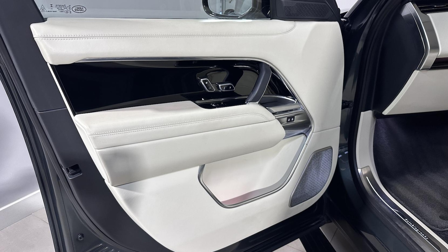 Used Land Rover Range Rover 2023 for sale - 76652969: Photo 29