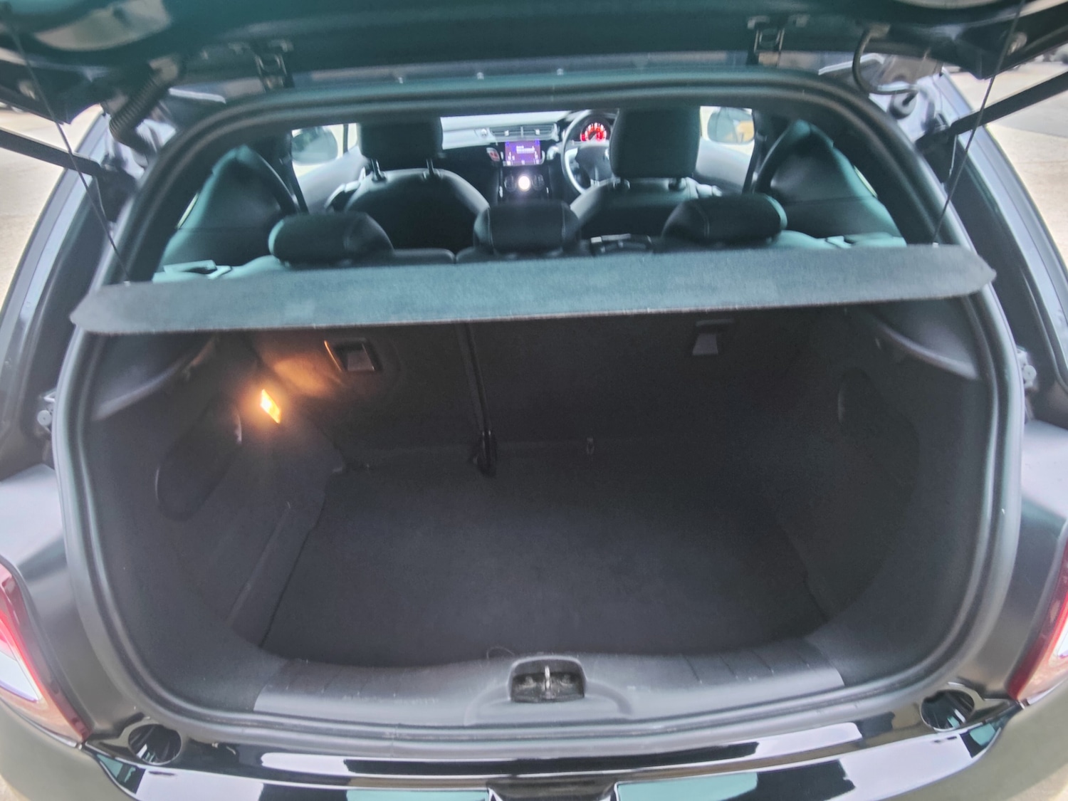 Used DS Automobiles DS 3 2017 for sale - 76331201: Photo 12