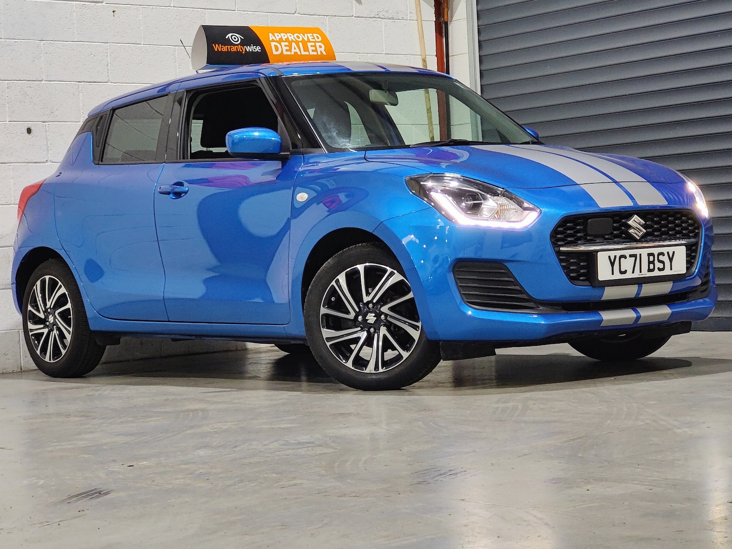Used Suzuki Swift 2021 for sale - 76190116: Photo 1