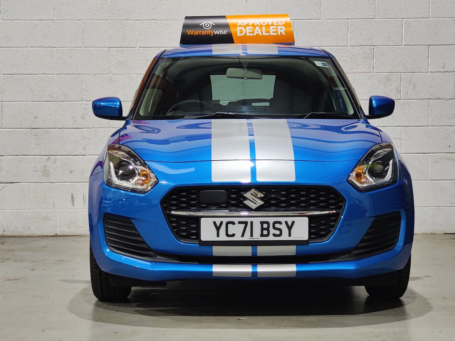 Used Suzuki Swift 2021 for sale - 76190116: Photo 2