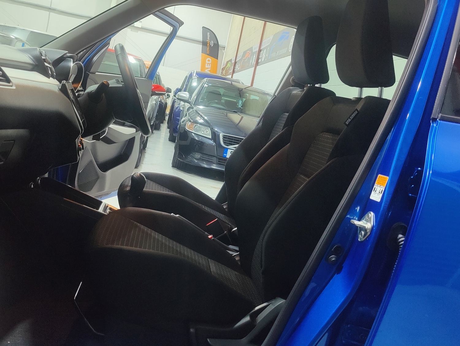 Used Suzuki Swift 2021 for sale - 76190116: Photo 5