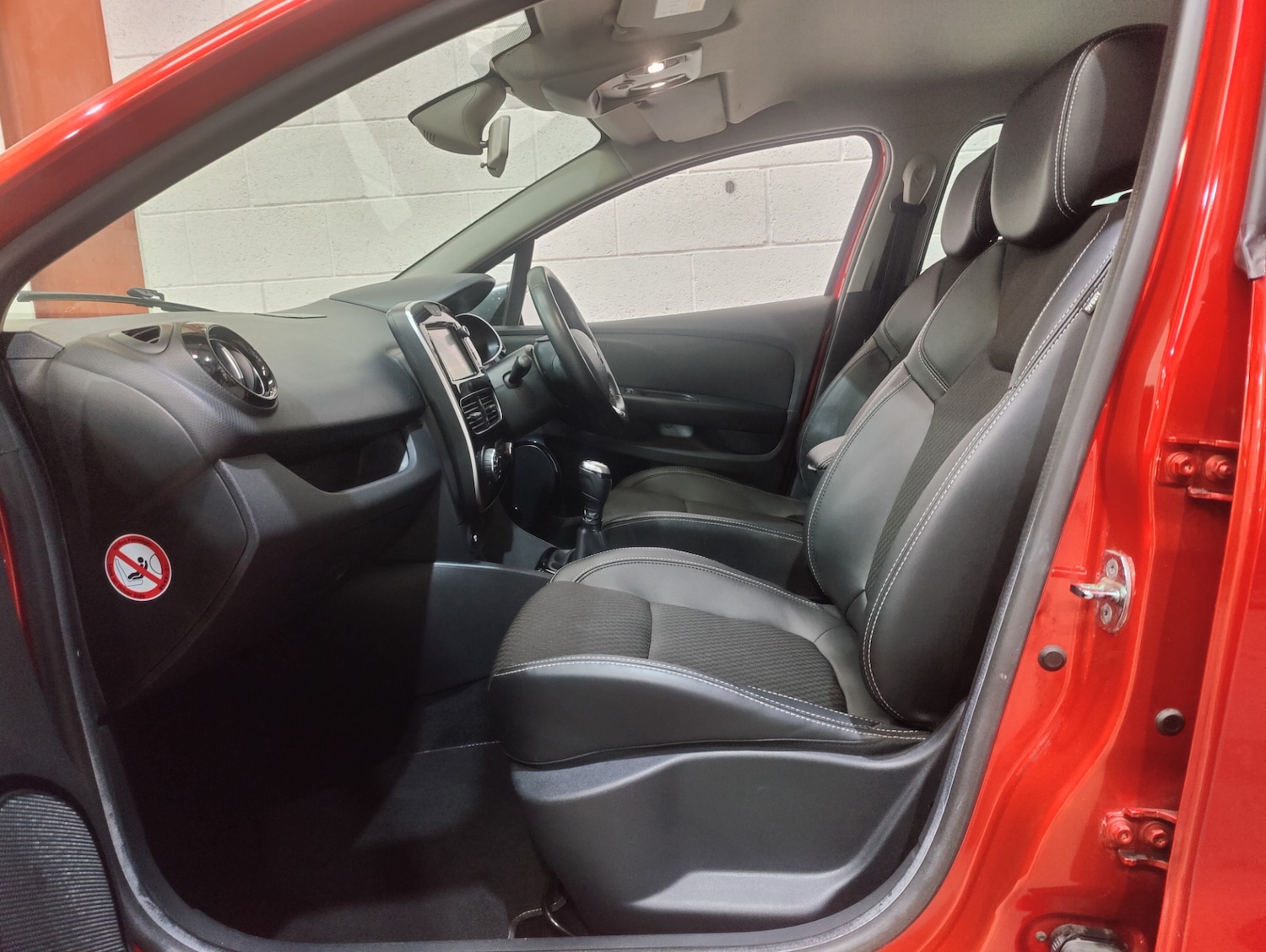 Used Renault Clio 2017 for sale - 77077631: Photo 35