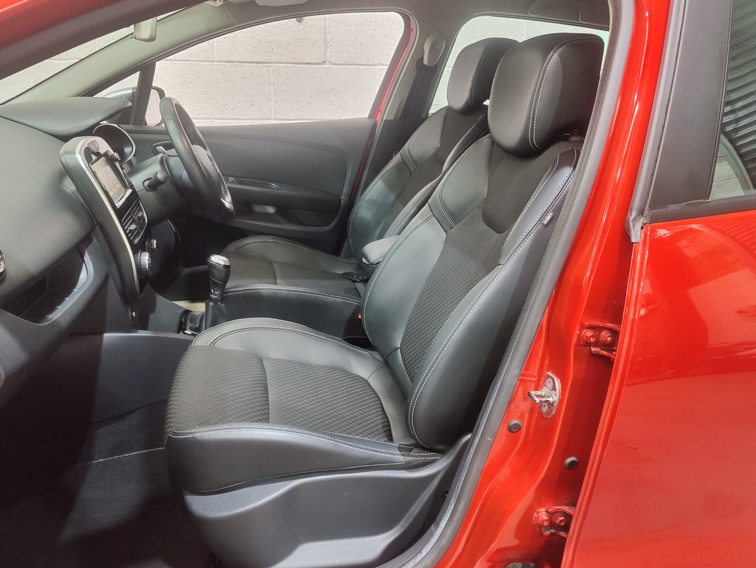 Used Renault Clio 2017 for sale - 77077631: Photo 7