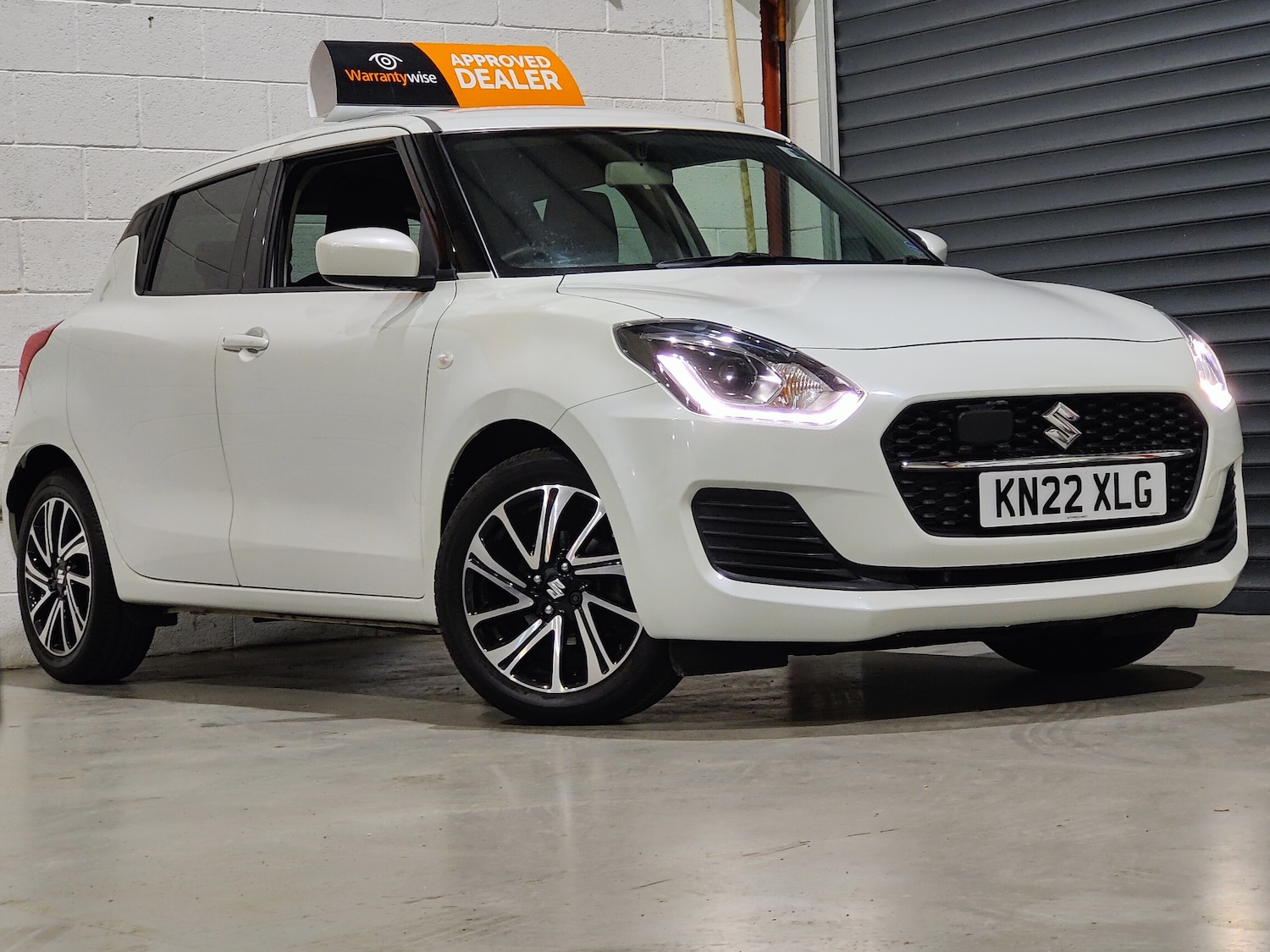 Used Suzuki Swift 2022 for sale - 76202057: Photo 1