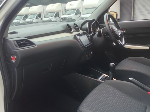 Used Suzuki Swift 2022 for sale - 76202057: Photo 4