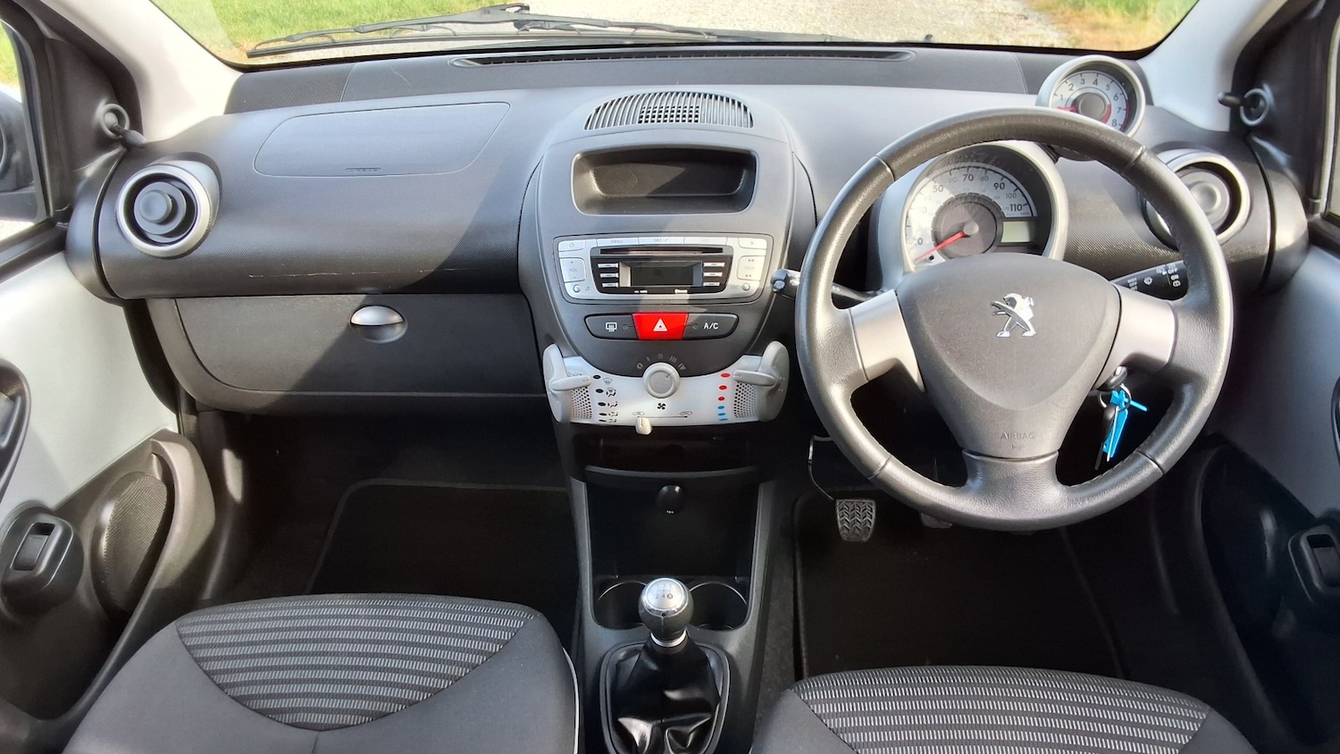 Used Peugeot 107 2013 for sale - 77536113: Photo 13