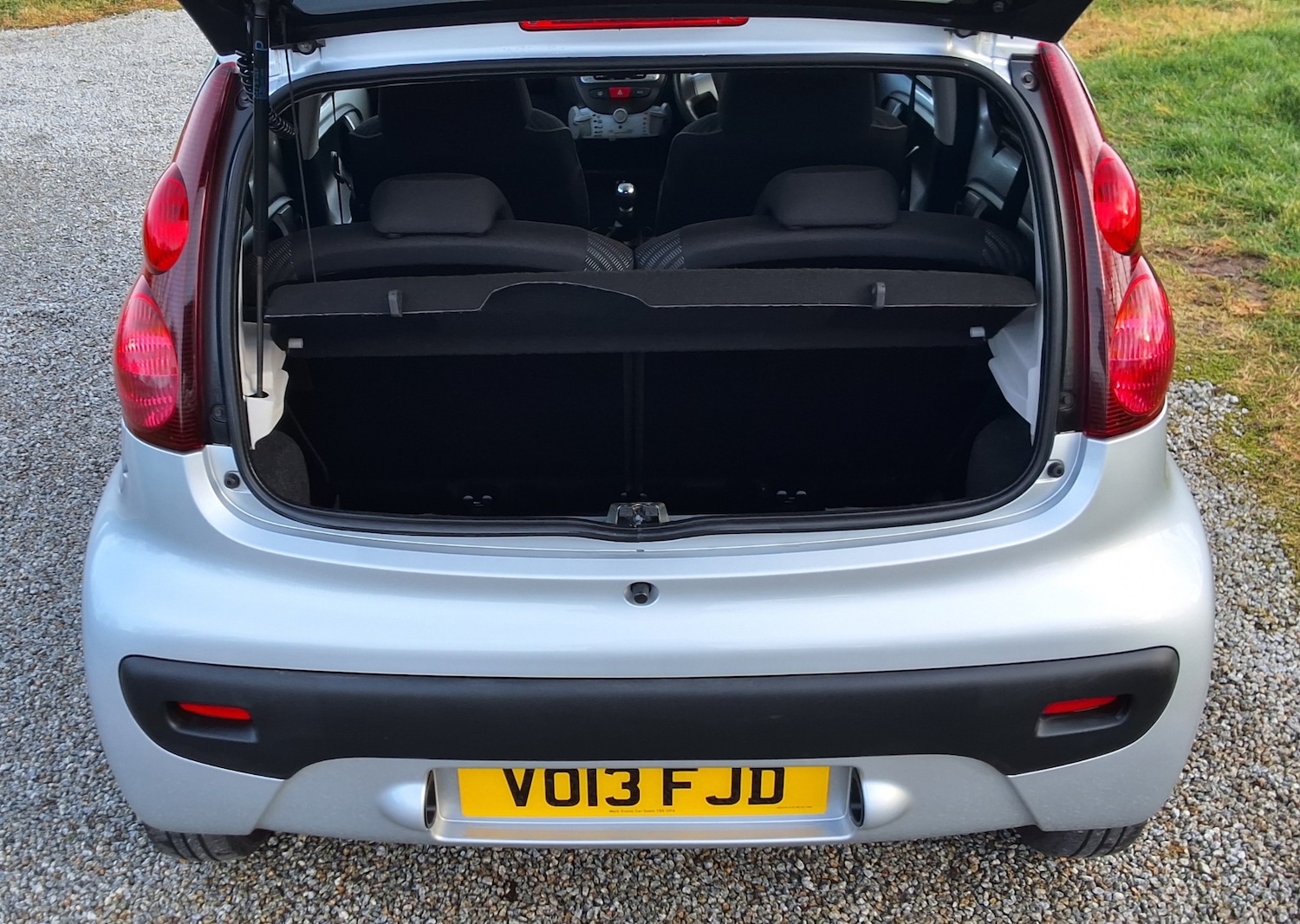 Used Peugeot 107 2013 for sale - 77536113: Photo 8