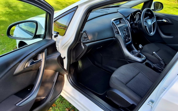 Used Vauxhall Astra 2015 for sale - 76299869: Photo 20