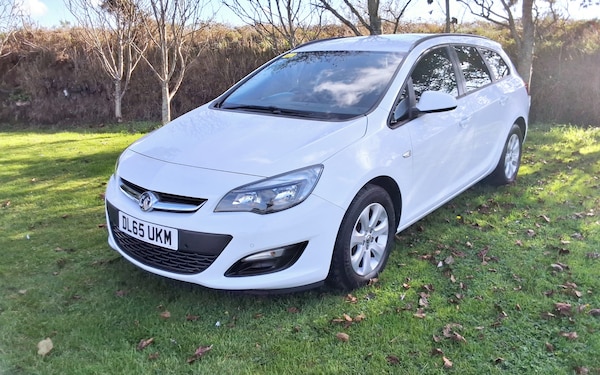 Used Vauxhall Astra 2015 for sale - 76299869: Photo 2