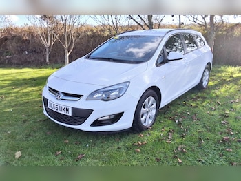 Used Vauxhall Astra 2015 for sale - 76299869: Photo 2